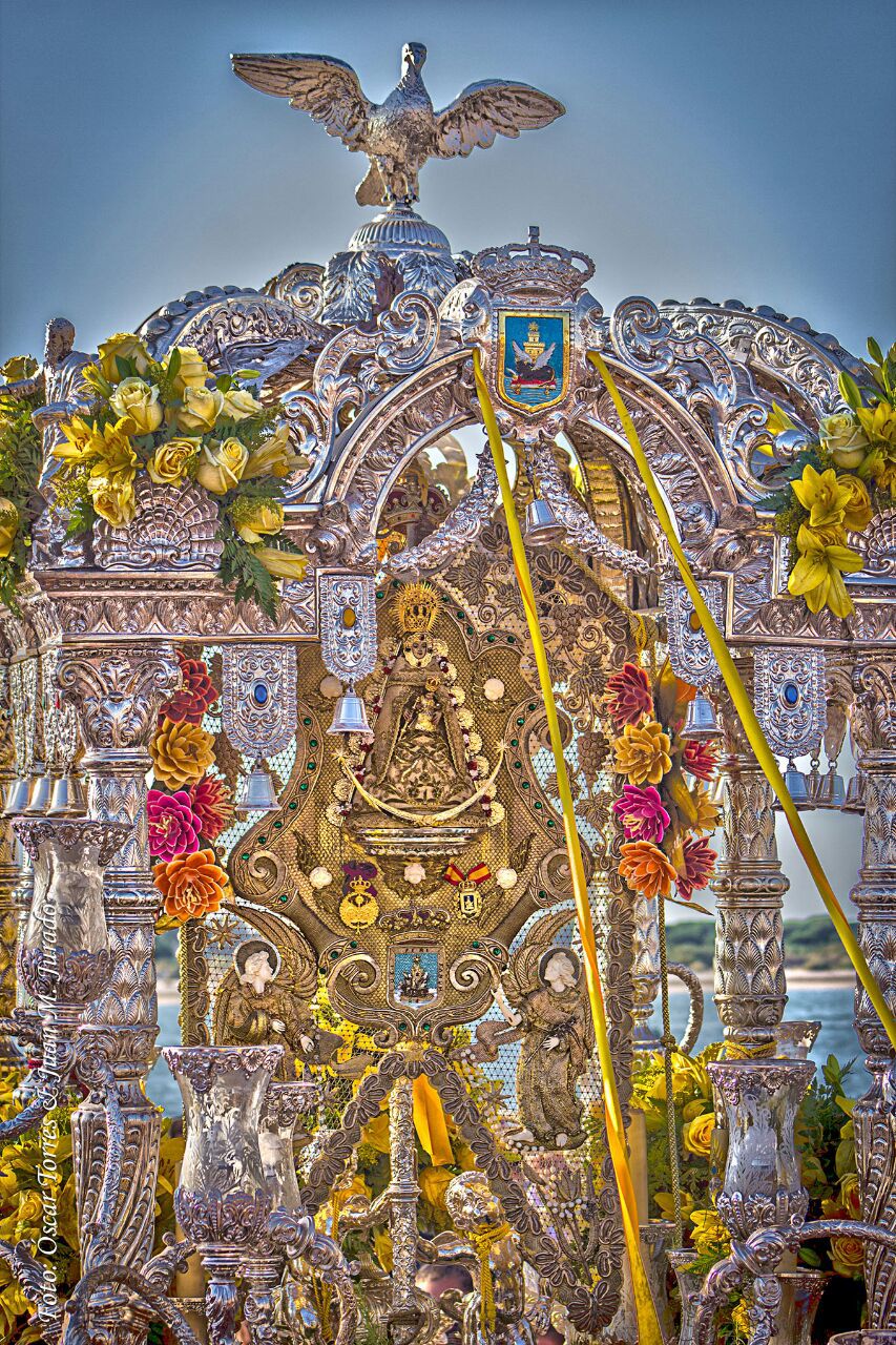 Oración Rociera | El Bendito Simpecado de la Hermandad del Rocío de Sanlúcar de Barrameda visitará las Parroquias de nuestra ciudad en las próximas semanas.